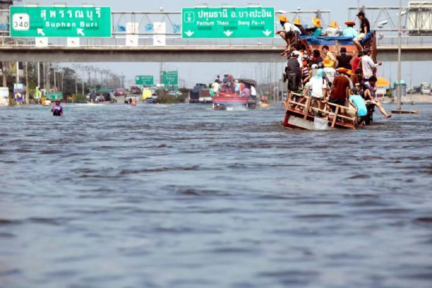 2011 flood crisis cost Thailand Bt1.4 trillion; 65,000 lost jobs 2011 flood crisis cost Thailand Bt1.4 trillion; 65,000 lost jobs