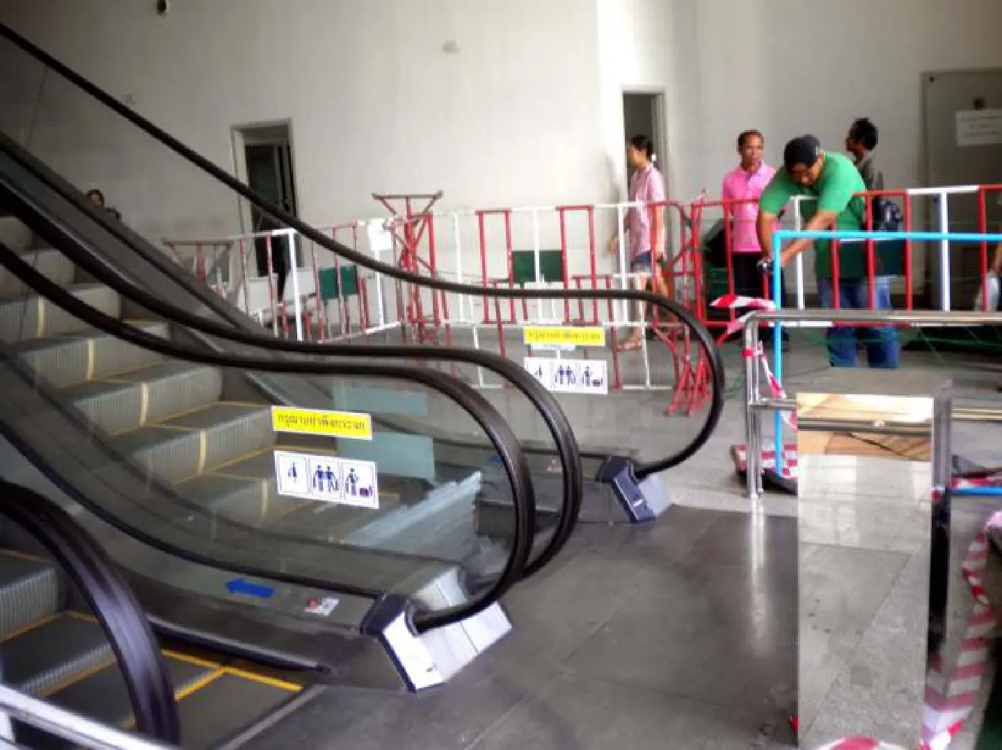 Escalator injures boy Escalator injures boy