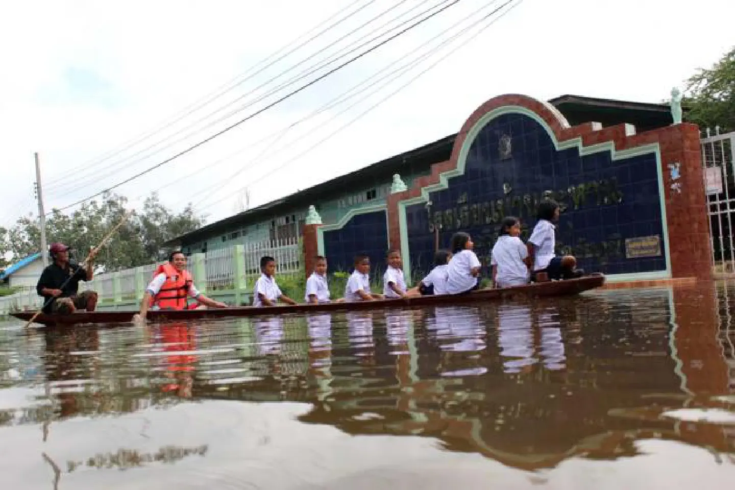 Mini-flood crisis centre being set up Mini-flood crisis centre being set up
