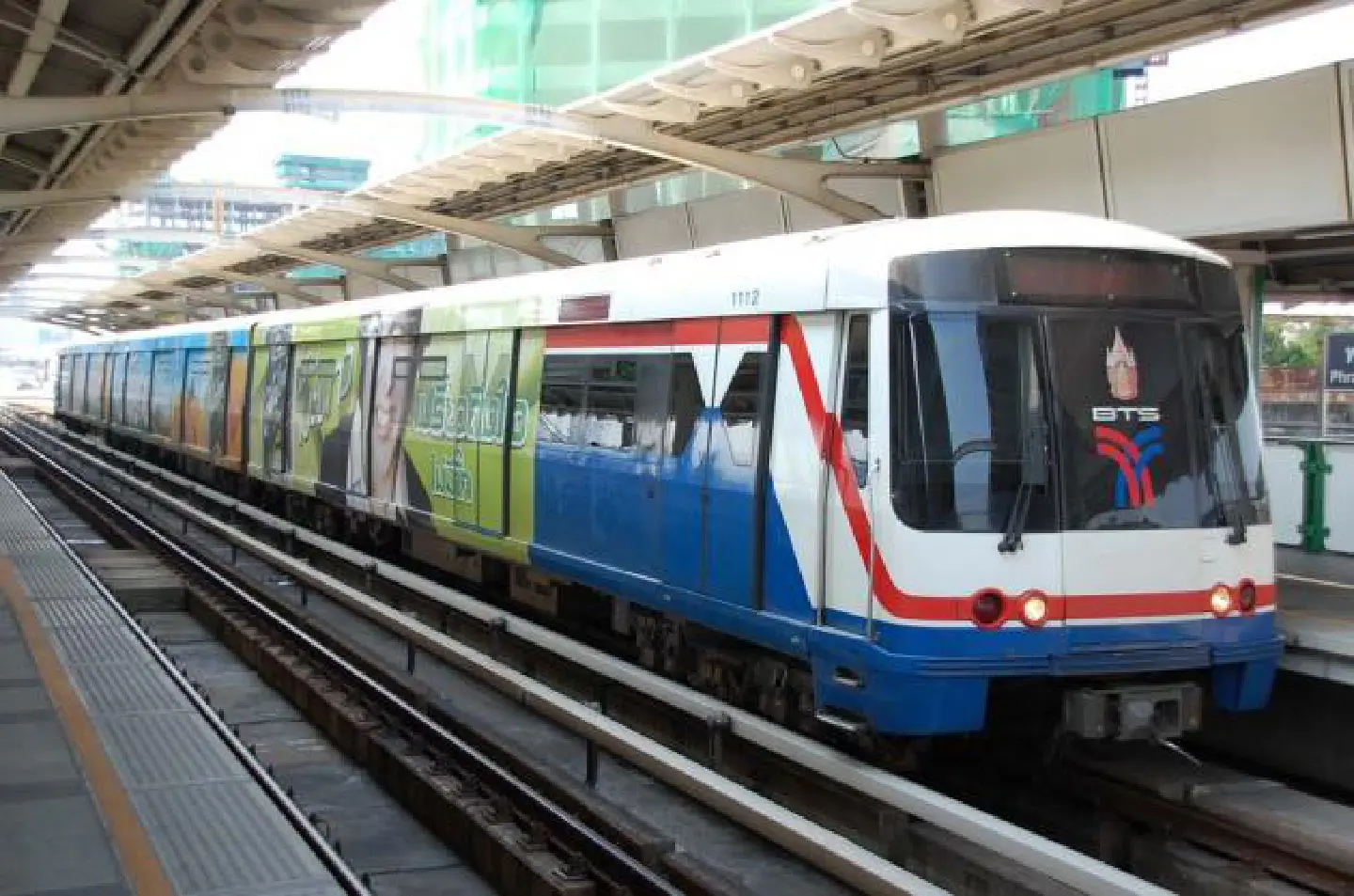 DSI accepts Skytrain, flood-donation cases DSI accepts Skytrain, flood-donation cases
