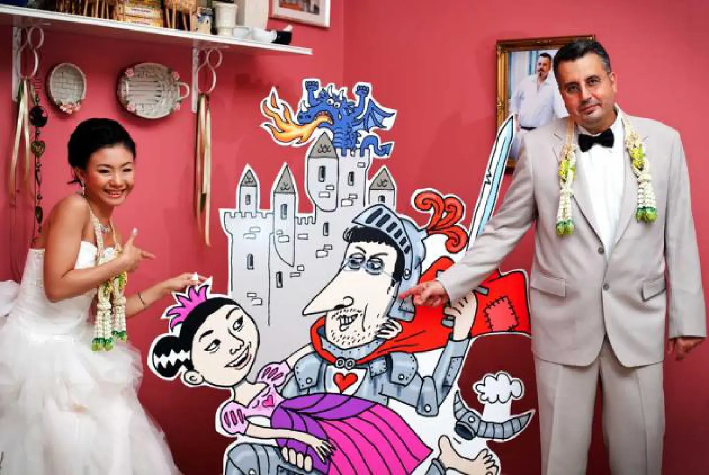 Between doodles, Stephff gets wed Between doodles, Stephff gets wed