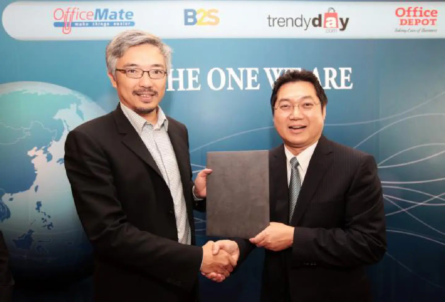 CRC's Chirathivats, OfficeMate announce merger CRC's Chirathivats, OfficeMate announce merger
