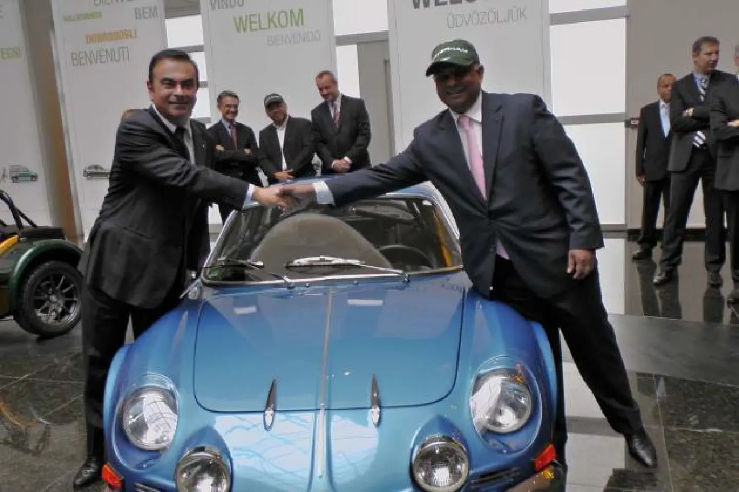 AirAsia chief turns passion to sports cars AirAsia chief turns passion to sports cars