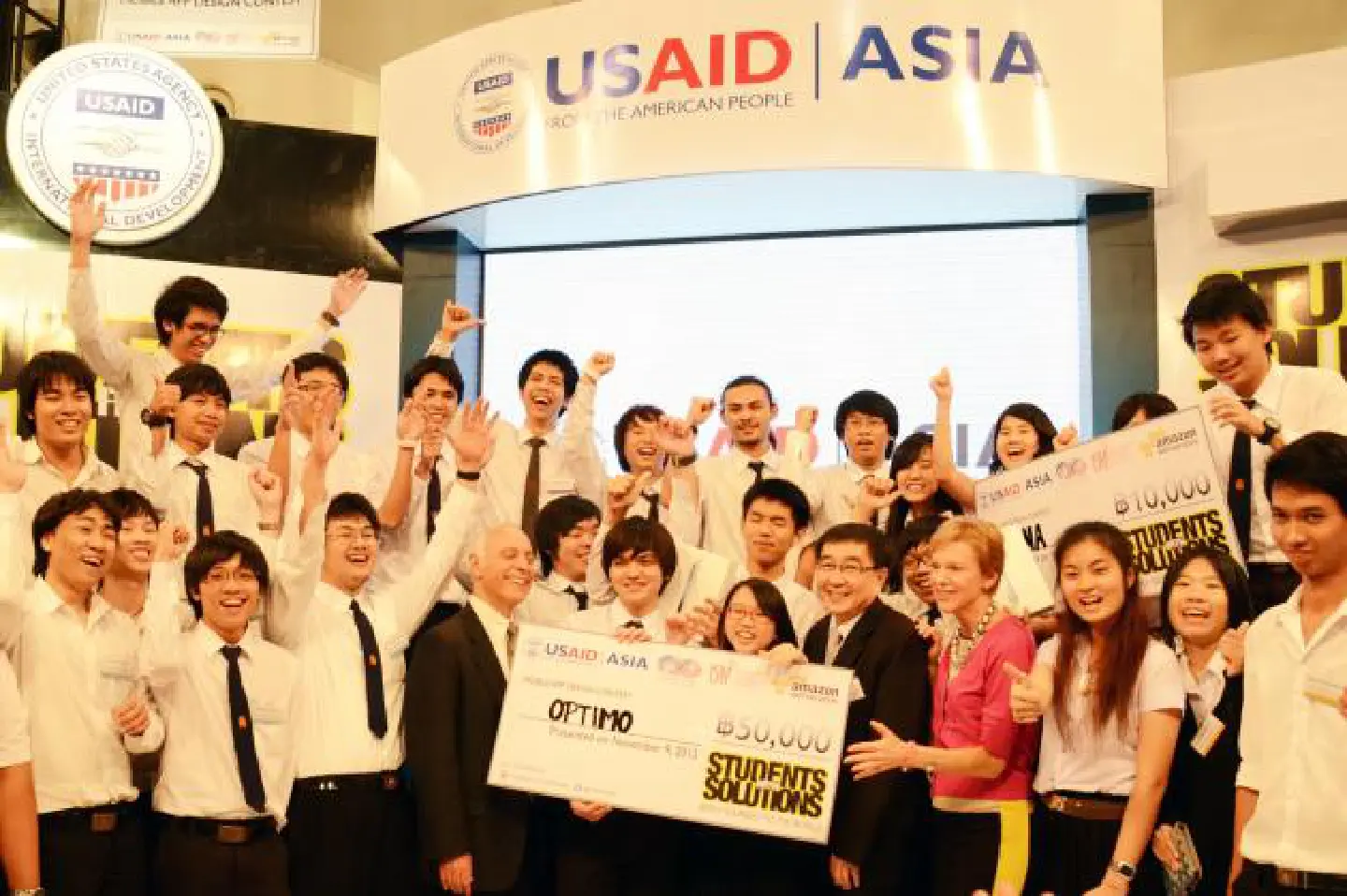 Student apps can save lives, protect forests Student apps can save lives, protect forests