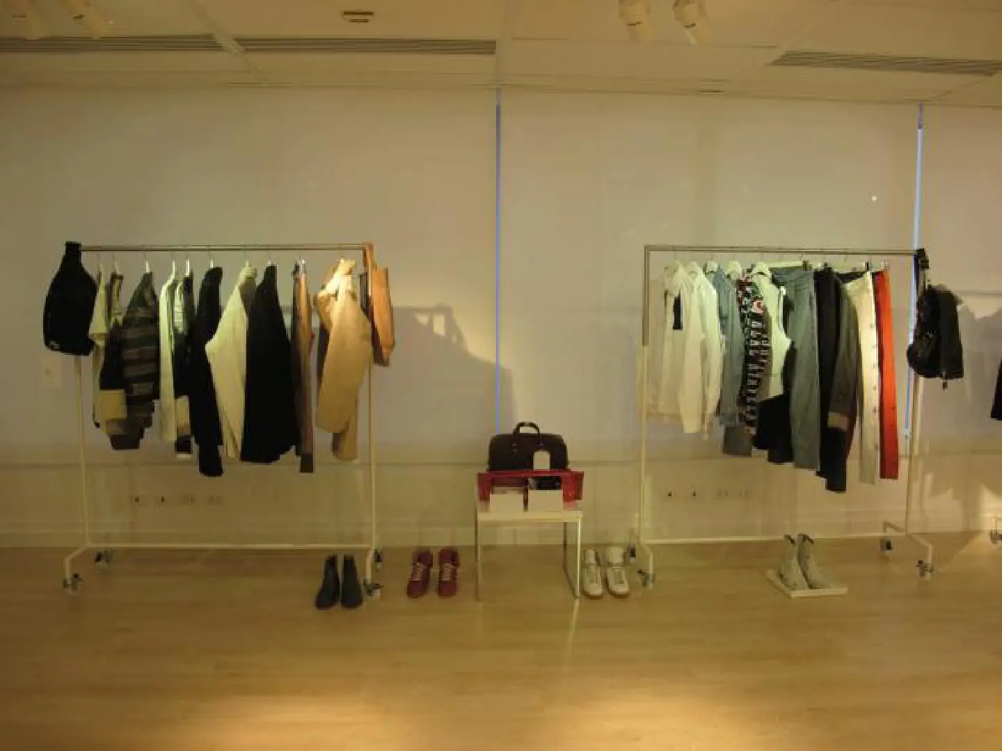 DECONSTRUCTING THE DISCREET DECONSTRUCTING THE DISCREET