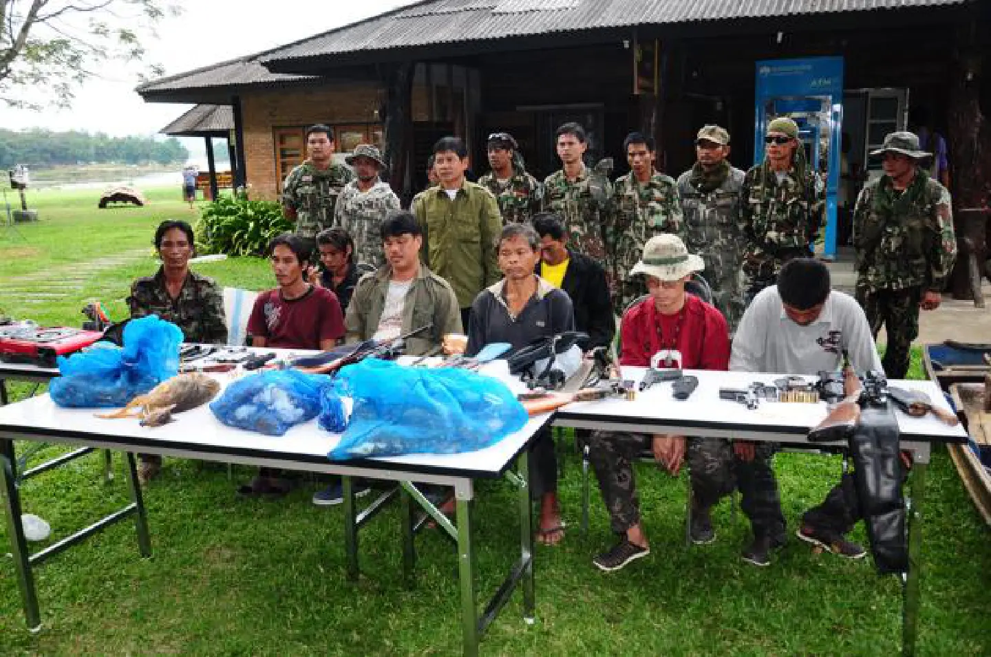 Big-wigs 'threaten park rangers' Big-wigs 'threaten park rangers'