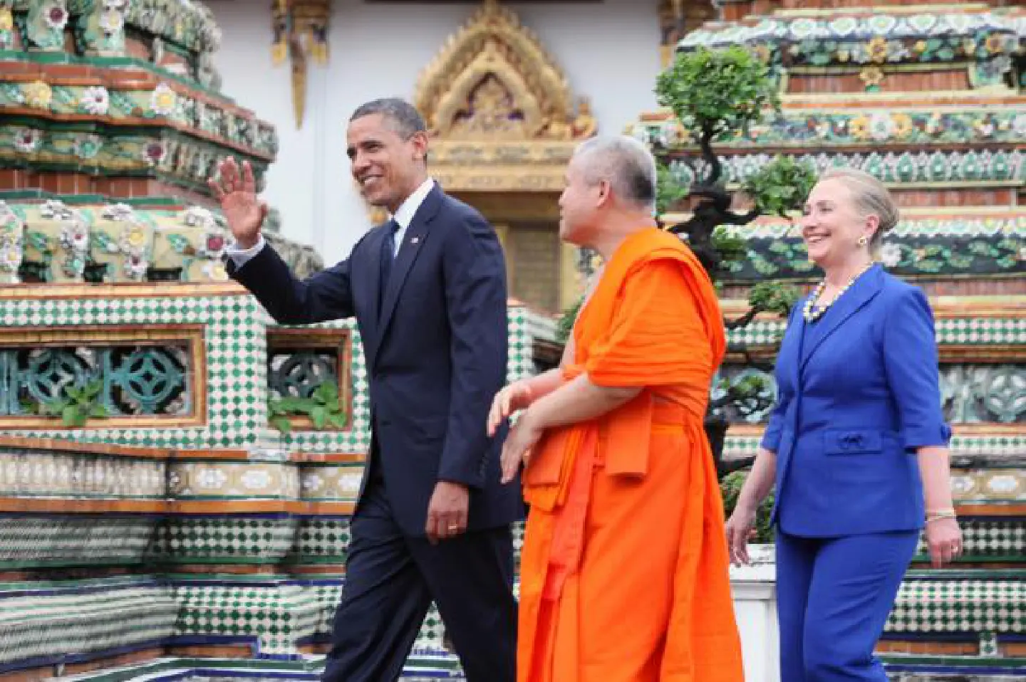 Temple tour marked by humour, respect, interest in Buddhism