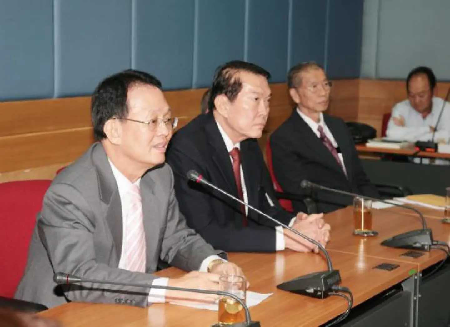 Payungsak insists he remains at FTI helm Payungsak insists he remains at FTI helm
