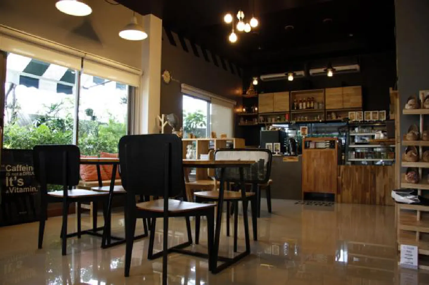 A coffee and a stool to take away