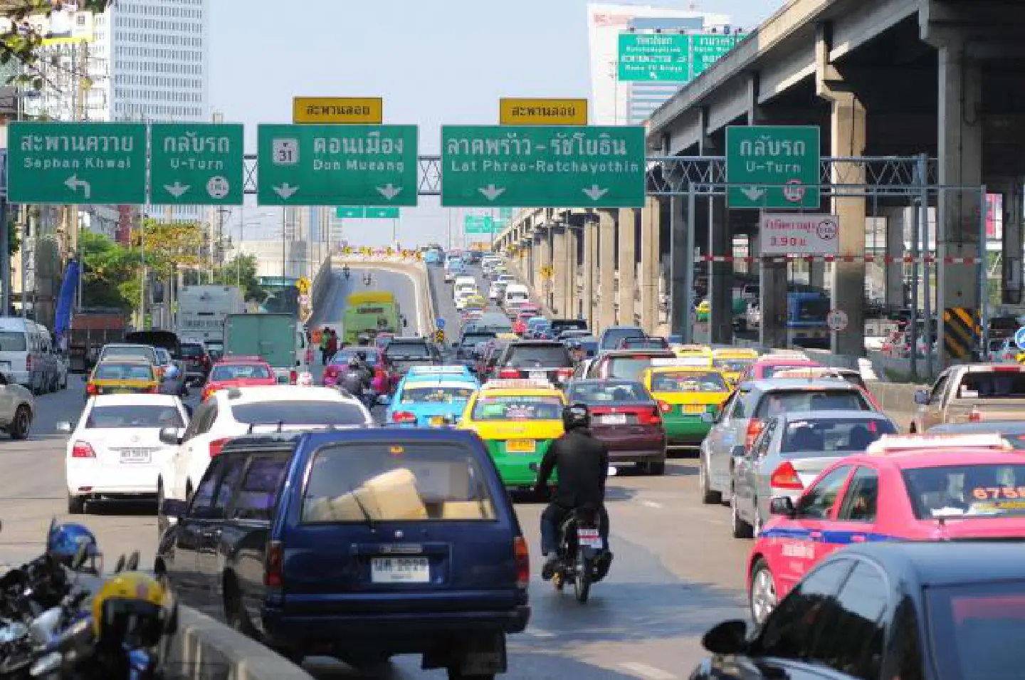 Traffic in Bangkok set to worsen in 2014, official warns