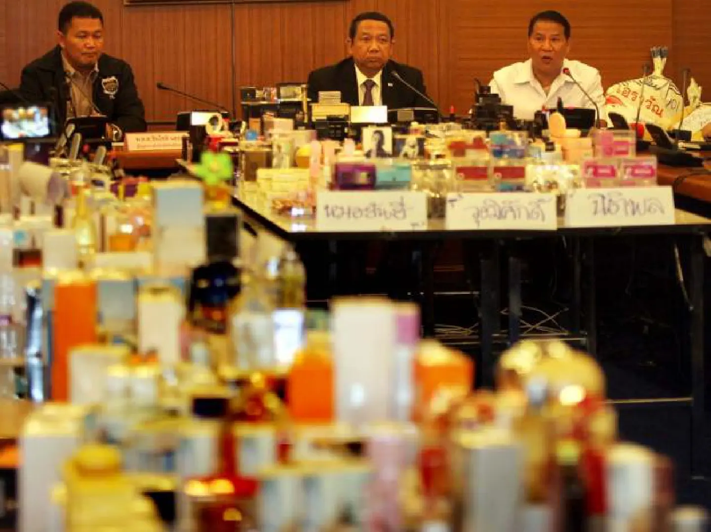 Fake perfumes, cosmetics seized Fake perfumes, cosmetics seized