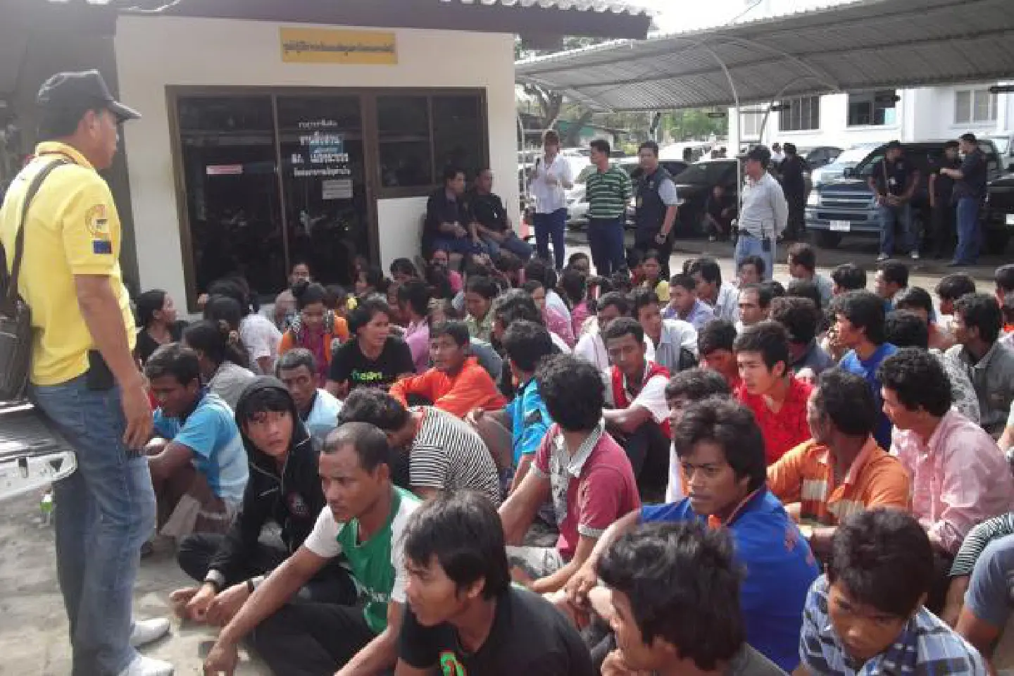 Unverified migrant workers get 3 months Unverified migrant workers get 3 months