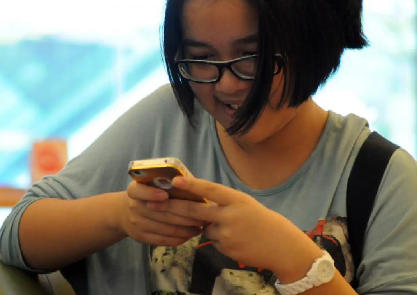 Parents warned on social media overuse Parents warned on social media overuse