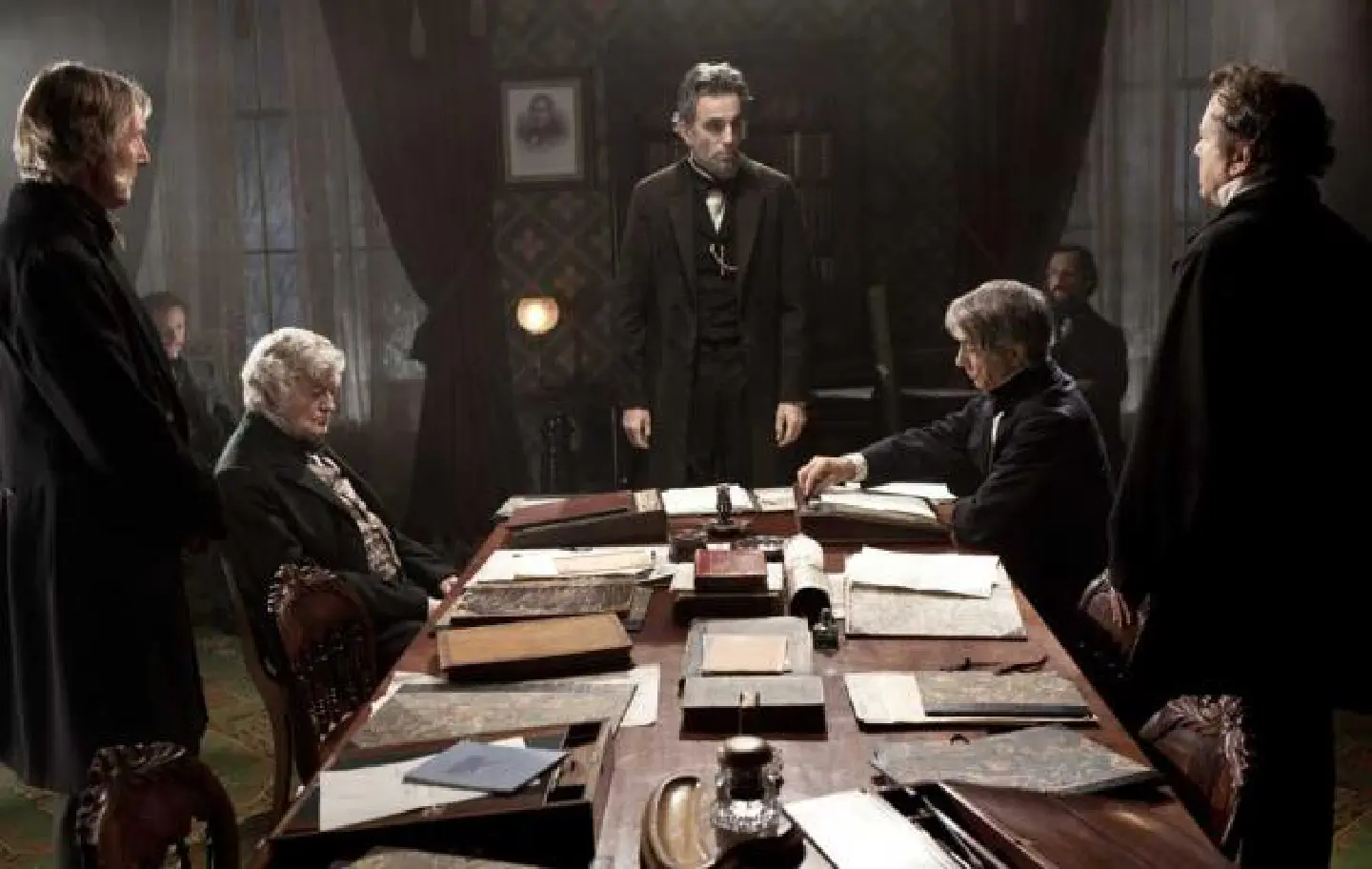 Spielberg's 'Lincoln' tops Oscar nods with 12 Spielberg's 'Lincoln' tops Oscar nods with 12