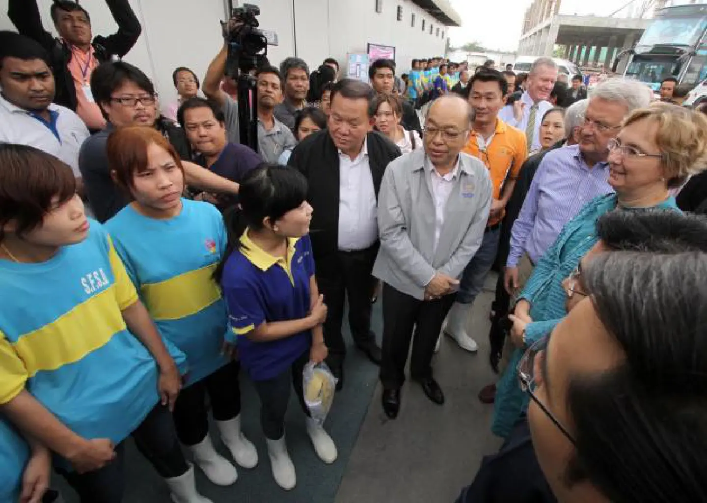Diplomats check for abuse in fishing