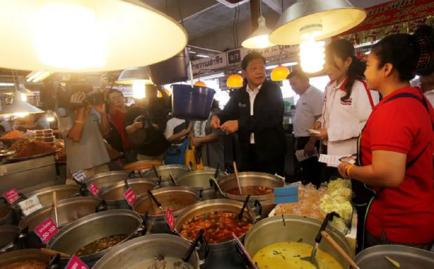 Pheu Thai unveils grand plan for Bangkok Pheu Thai unveils grand plan for Bangkok