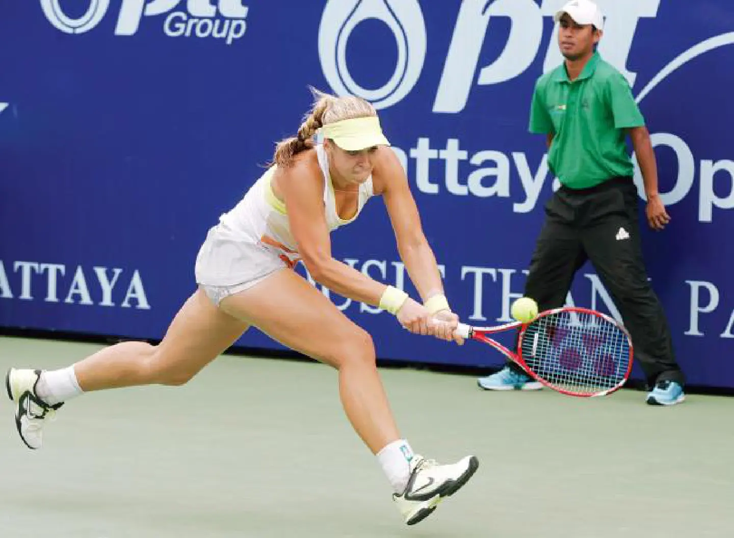 Lisicki looks set to end title drought