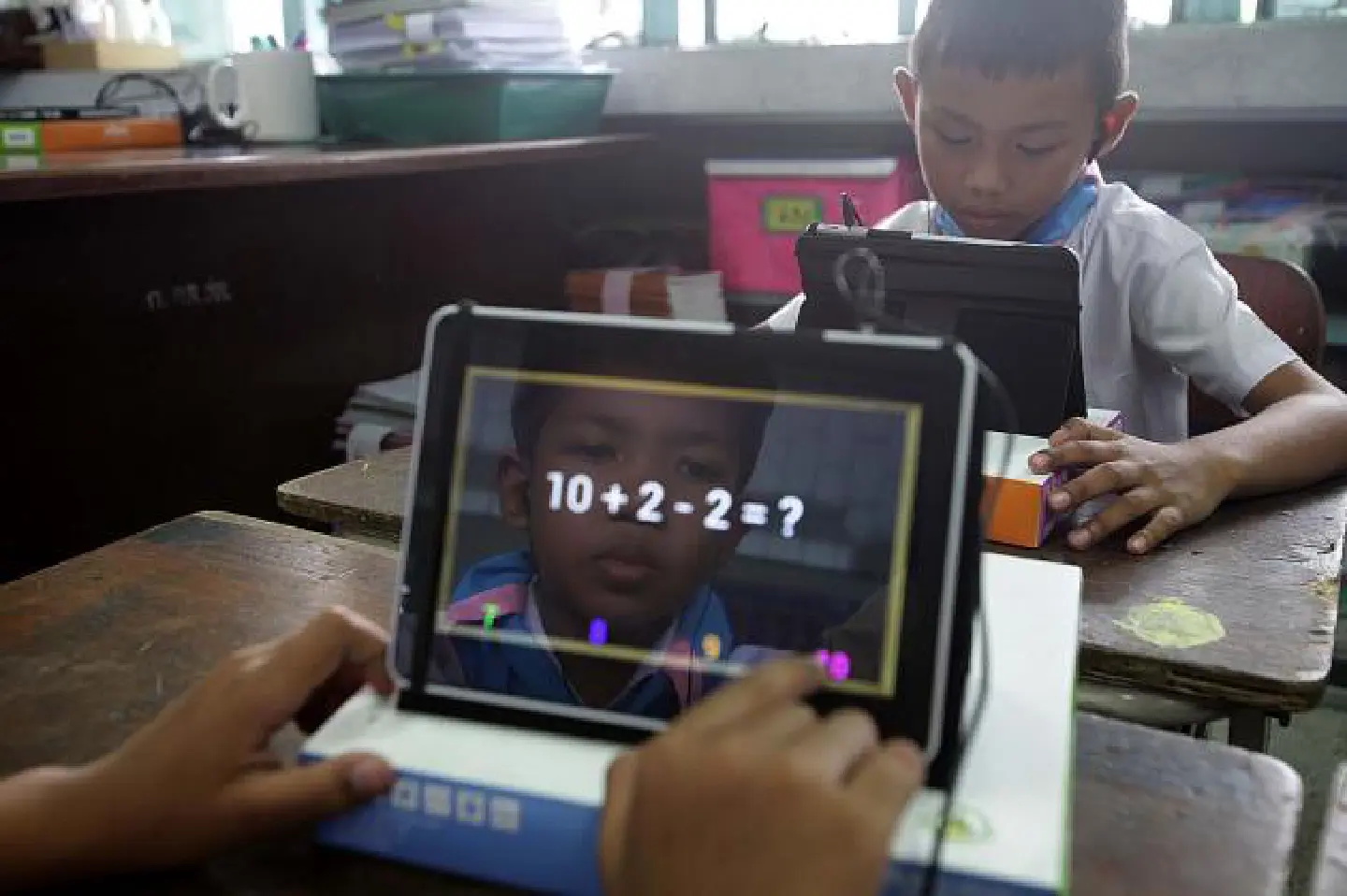 Tablets get cautious thumbs-up in early test Tablets get cautious thumbs-up in early test