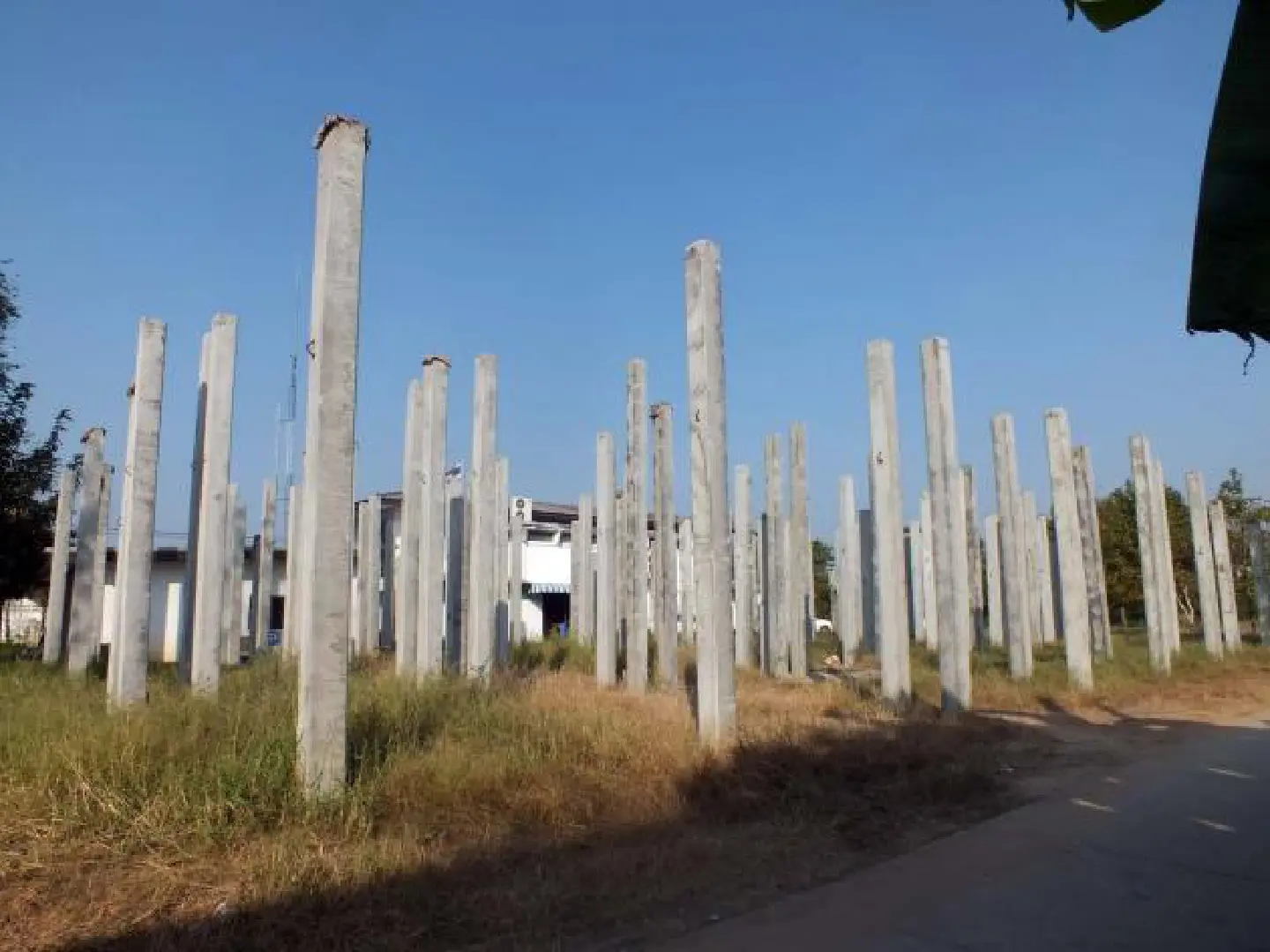 Abhisit govt 'was asked to split up project' Abhisit govt 'was asked to split up project'