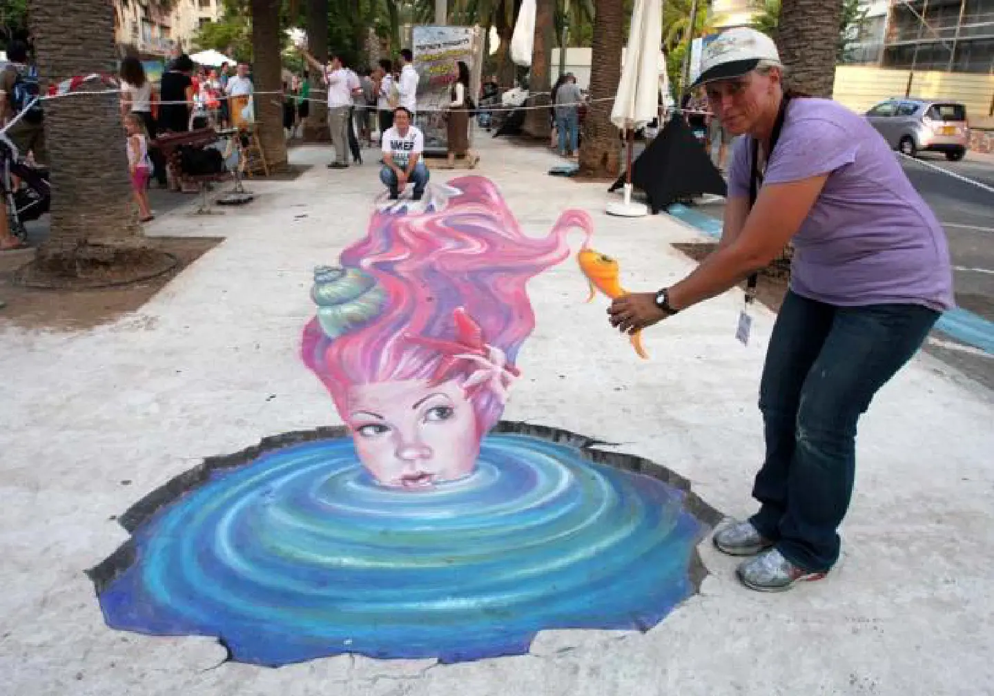 Distorting realities Distorting realities