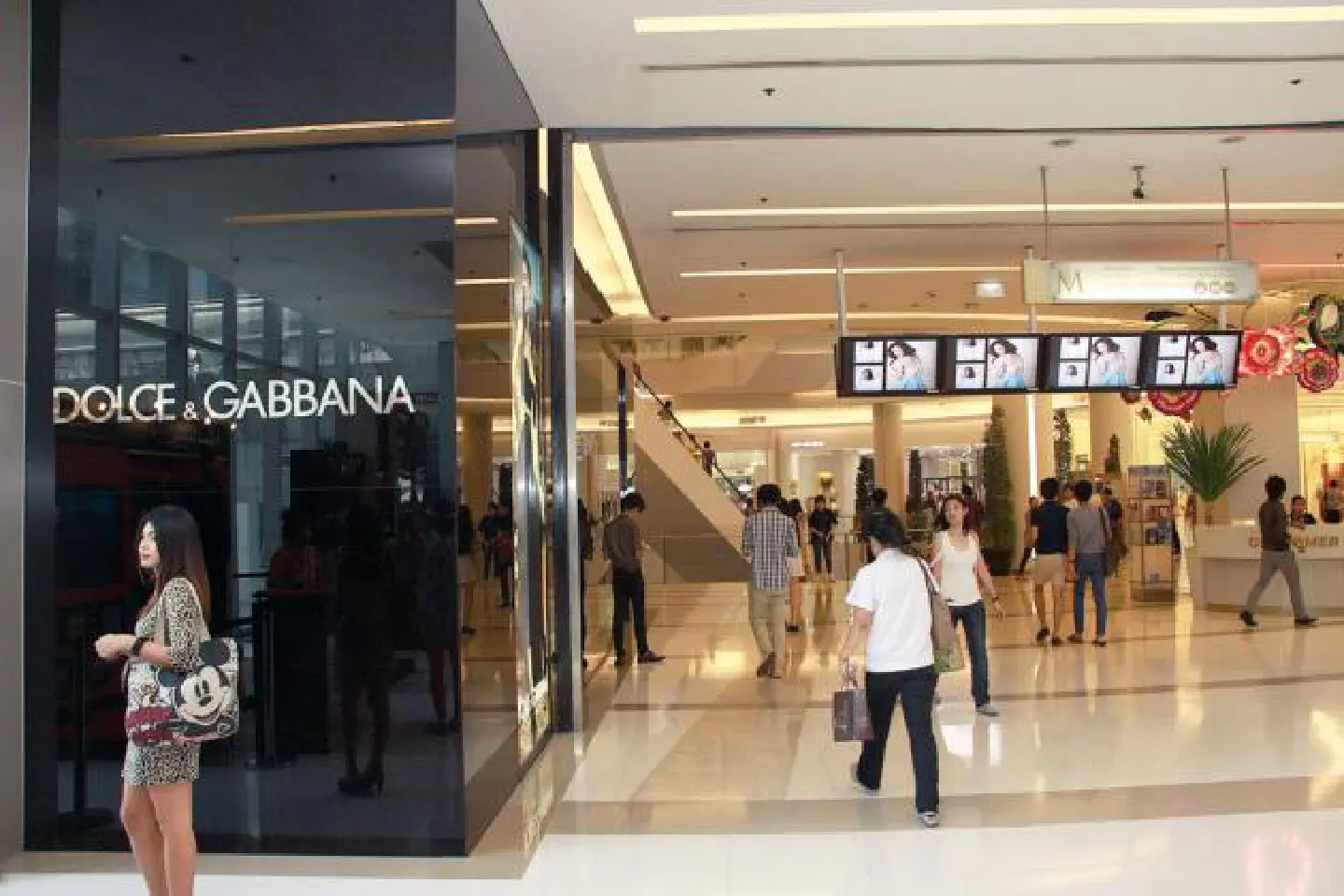 Big businesses, hotels gear for April shortfall Big businesses, hotels gear for April shortfall