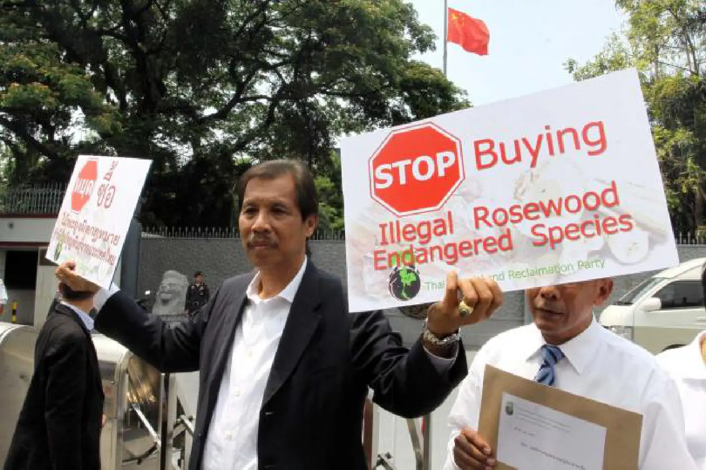 Ex DNP director rallies for rosewood Ex DNP director rallies for rosewood