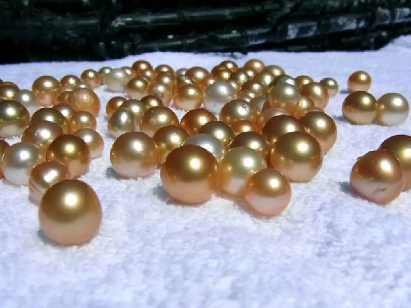 All that glitters All that glitters