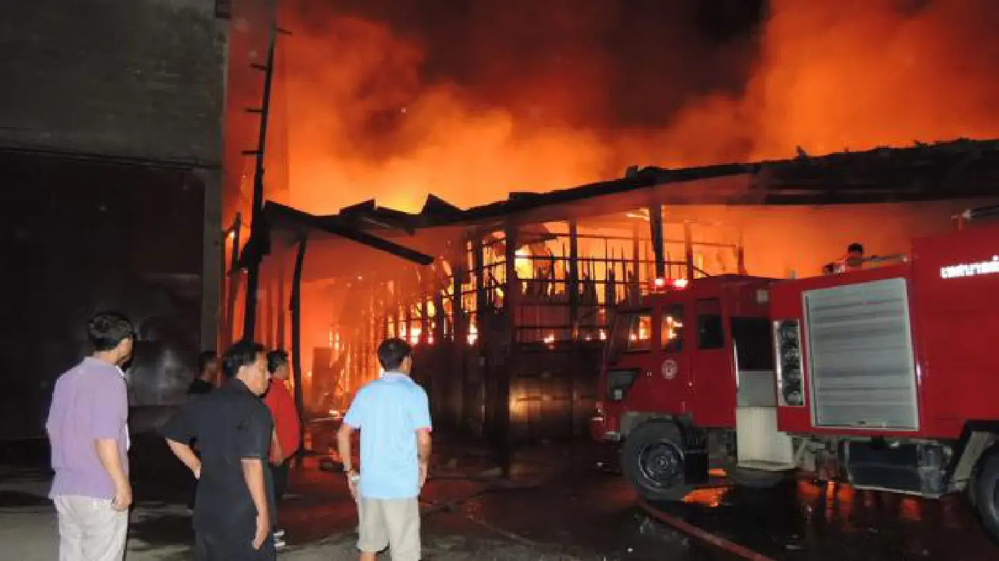 Fire damages rice mill in Saraburi Fire damages rice mill in Saraburi