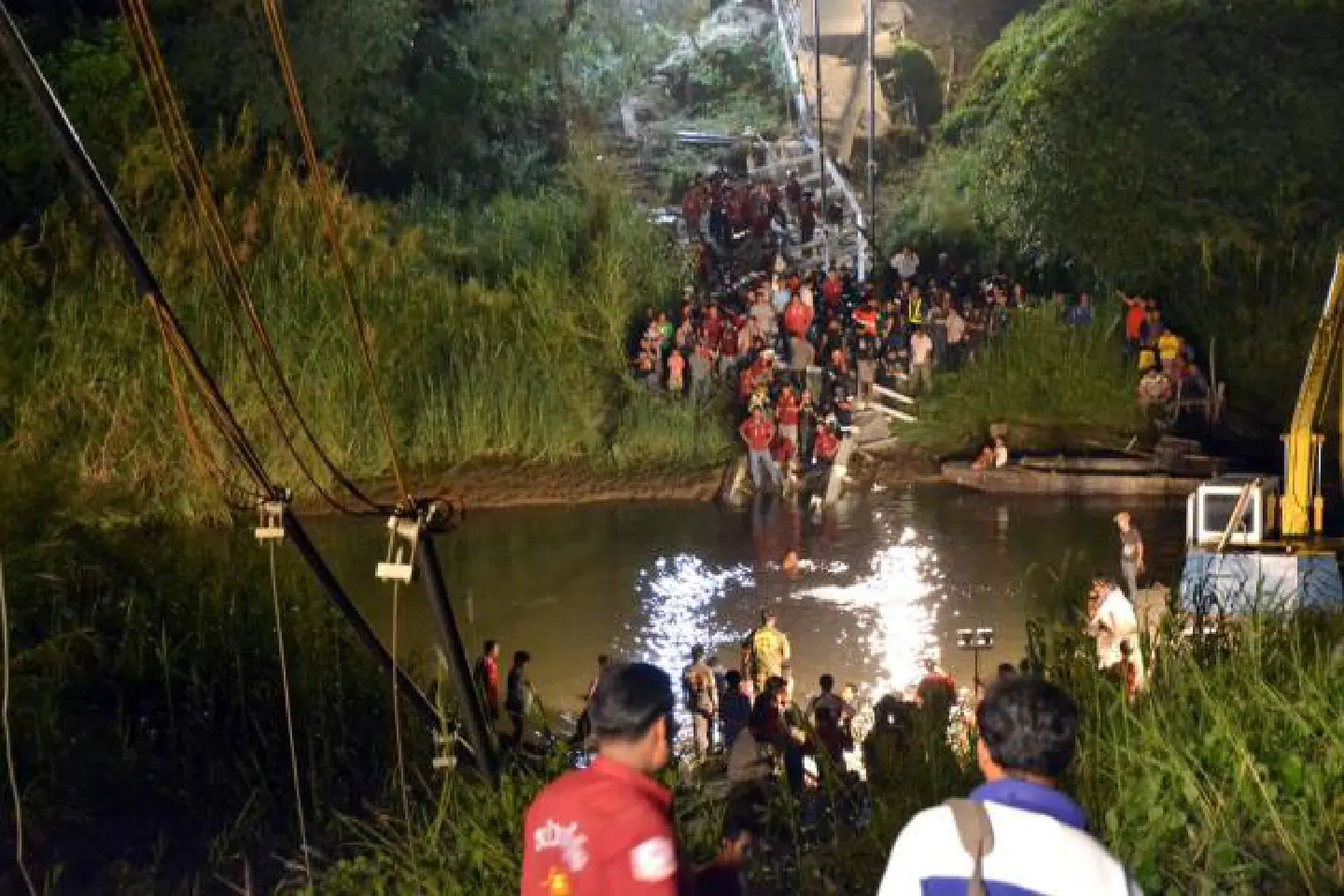 Ayutthaya officials 'failed to act quickly' Ayutthaya officials 'failed to act quickly'