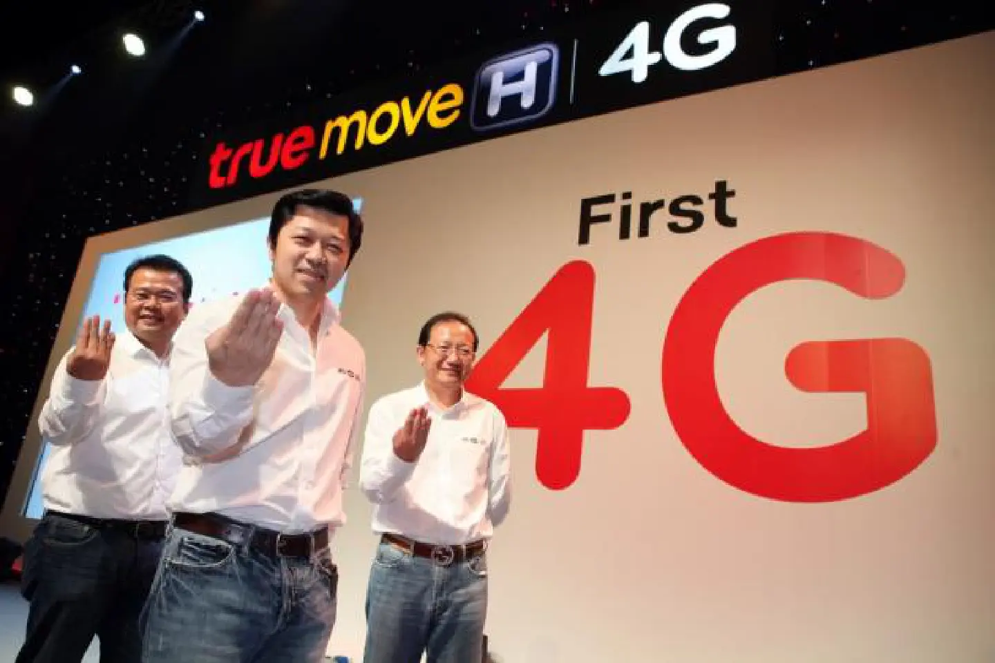 True Corp targeting 10 million users of its 4G, 3G-2.1-GHz services this year True Corp targeting 10 million users of its 4G, 3G-2.1-GHz services this year