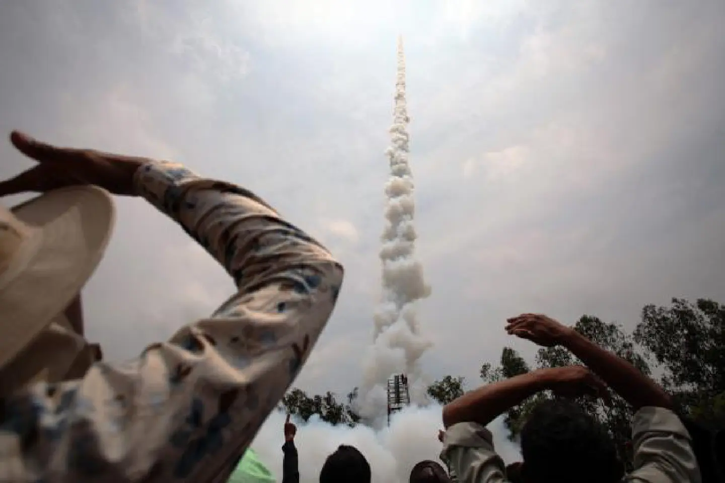 Rockets pose hazard to flights Rockets pose hazard to flights