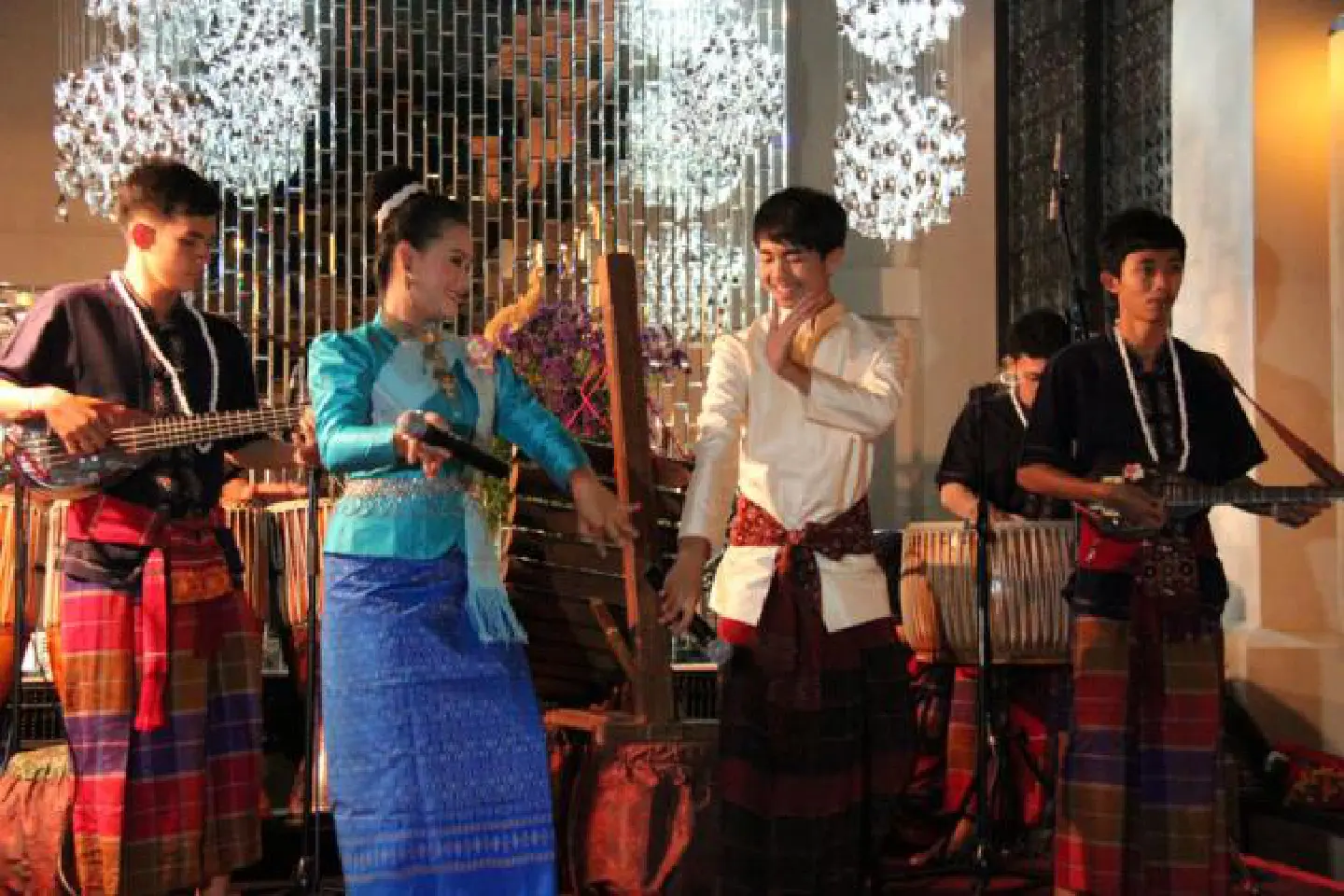 Mor lam sings for its future