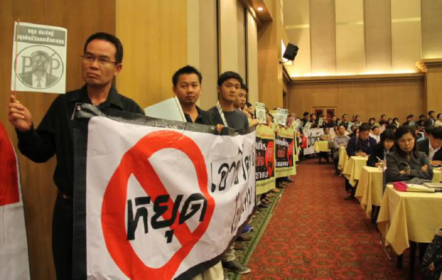Pradit says he'll sue over vaccine-plant delay