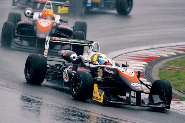 Stuvik stretches lead in F3 championship