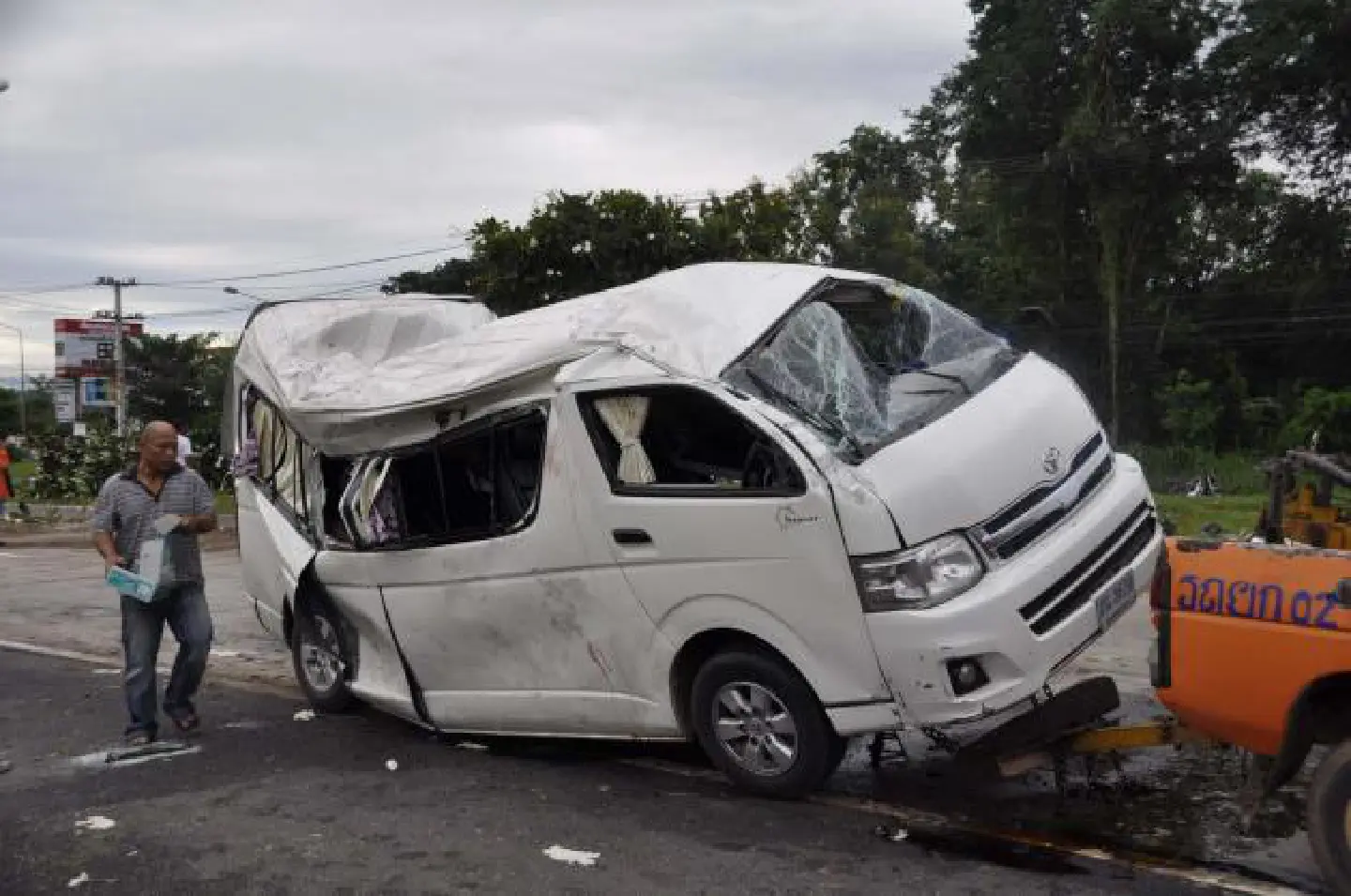3 killed, 5 hurt in Sung Noen horror crash 3 killed, 5 hurt in Sung Noen horror crash