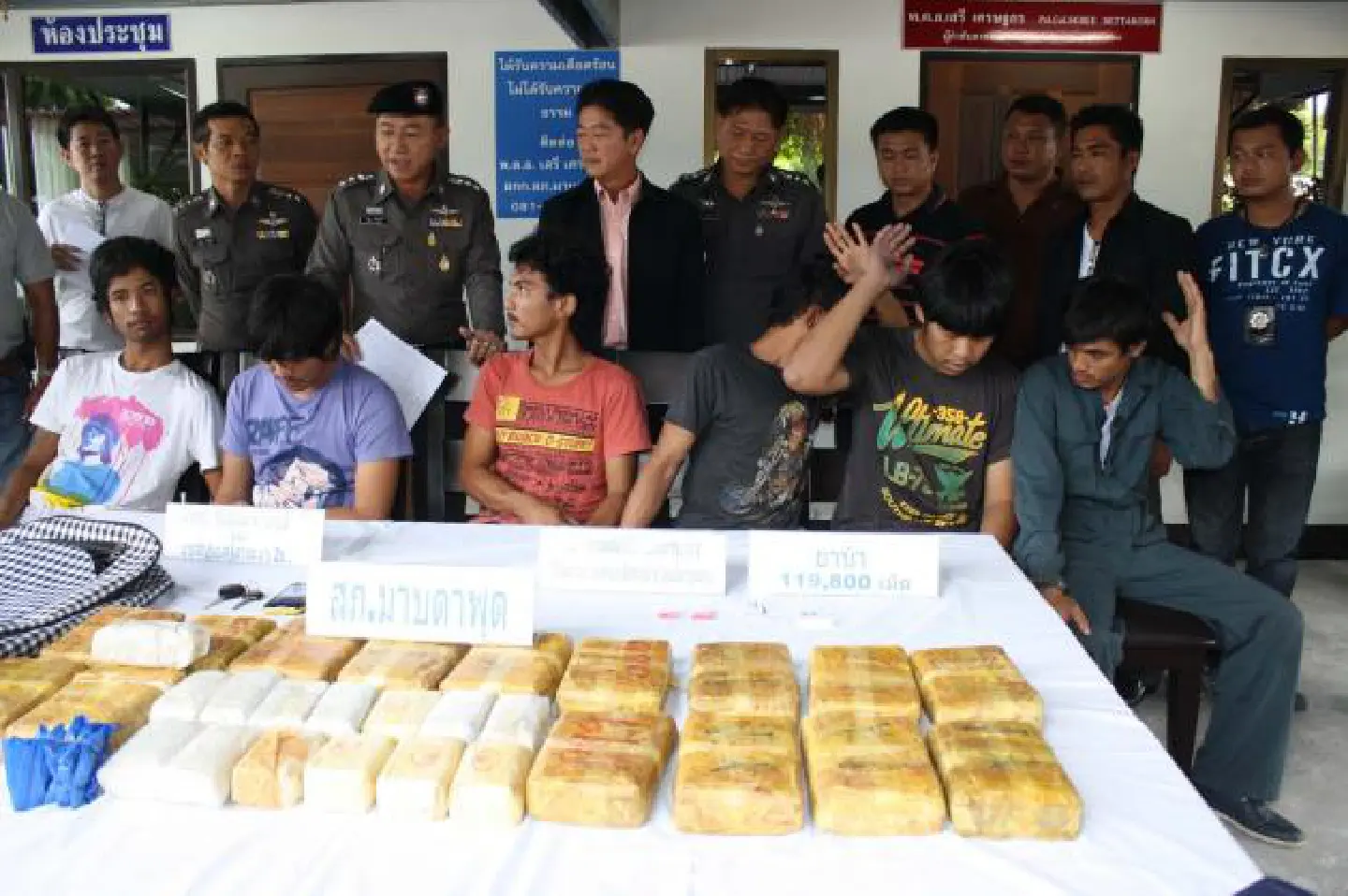 Two arrested with large cache of pills Two arrested with large cache of pills