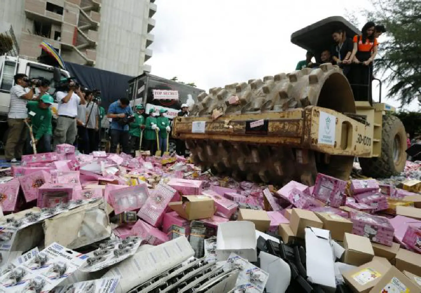 Bt1.48bn counterfeited goods destroyed Bt1.48bn counterfeited goods destroyed