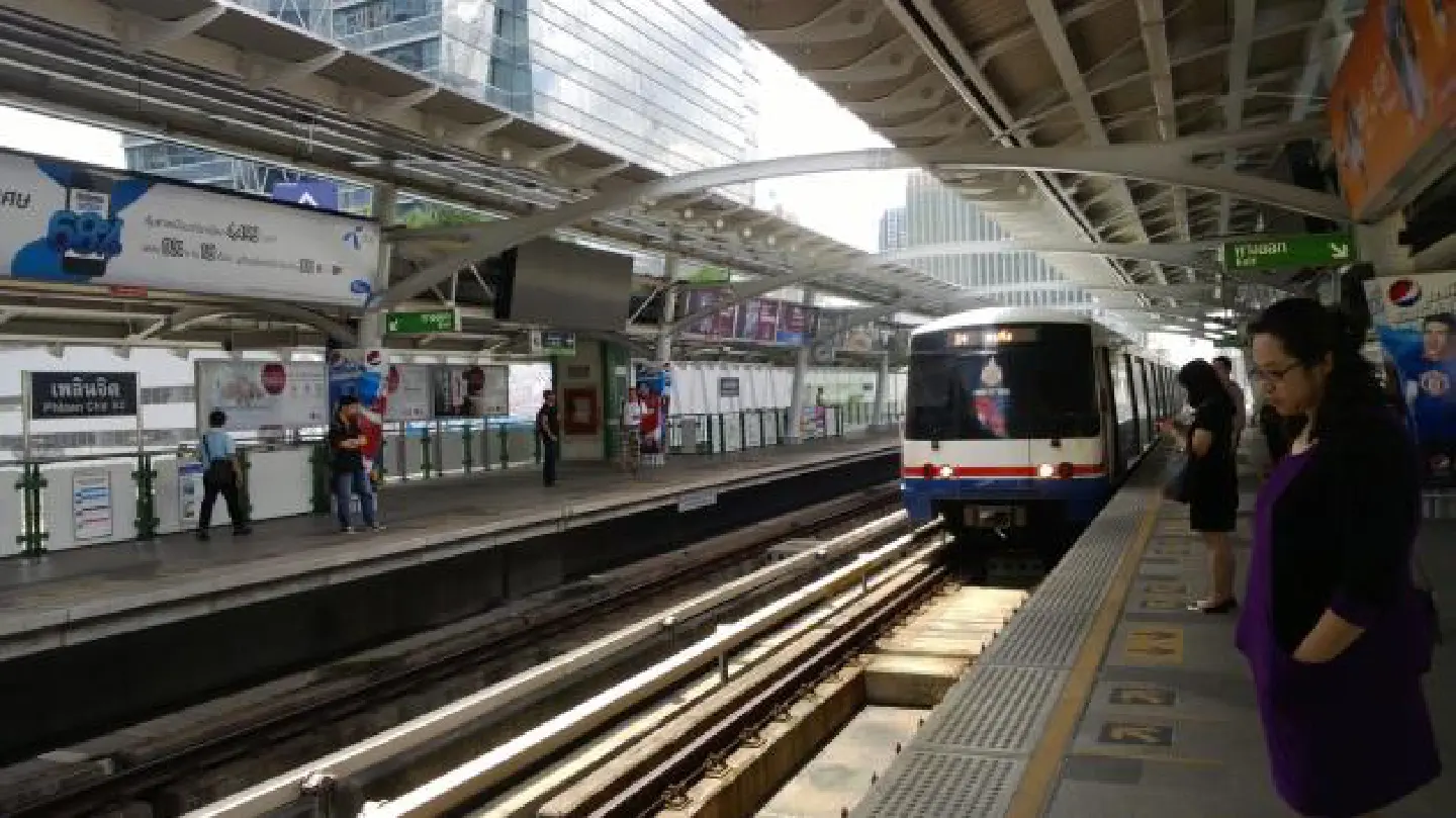 Skytrain passengers hit 600,000 in August Skytrain passengers hit 600,000 in August