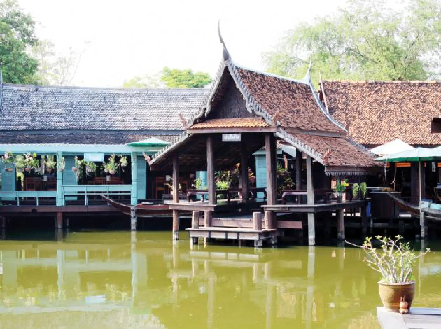 The 'sala': architectural embodiment of Thai identity