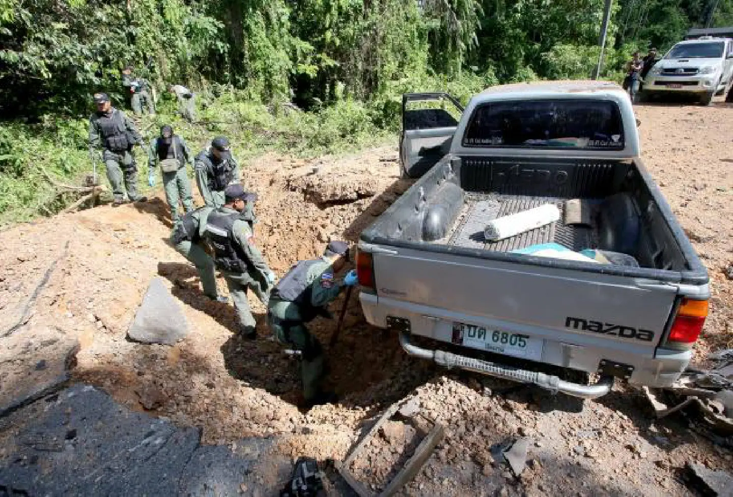 Yala blast kills three soldiers, wounds boy Yala blast kills three soldiers, wounds boy