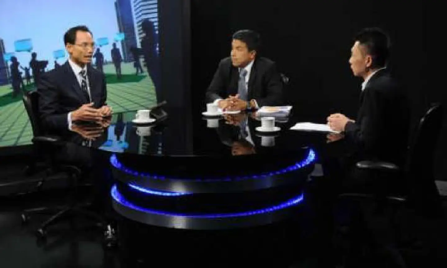 Mini debate on Bt2-tn investment Mini debate on Bt2-tn investment