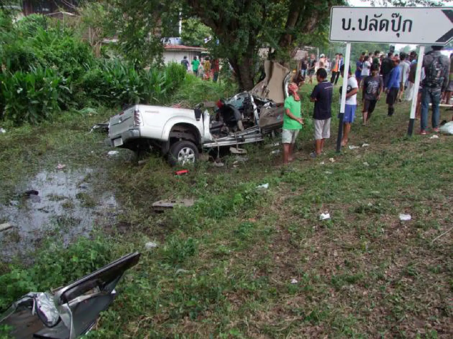17 killed, seven injured in Buri Ram crash 17 killed, seven injured in Buri Ram crash