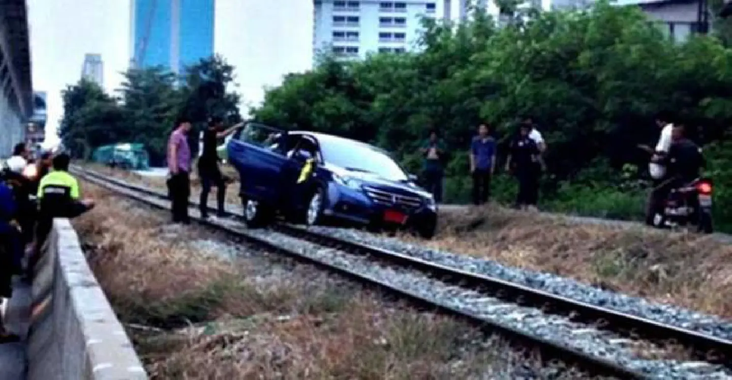 Drunk driver takes road less traveled, delays train Drunk driver takes road less traveled, delays train