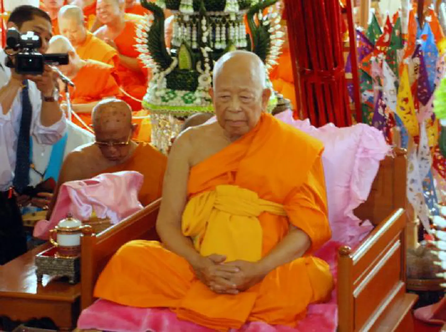 Acting supreme patriarch chosen for time being Acting supreme patriarch chosen for time being