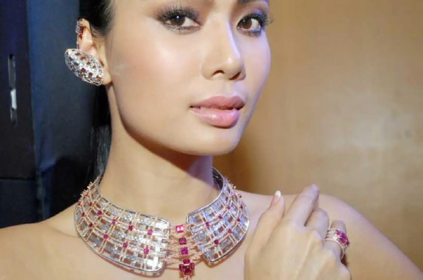 Career in gems shines for Nattawat Career in gems shines for Nattawat