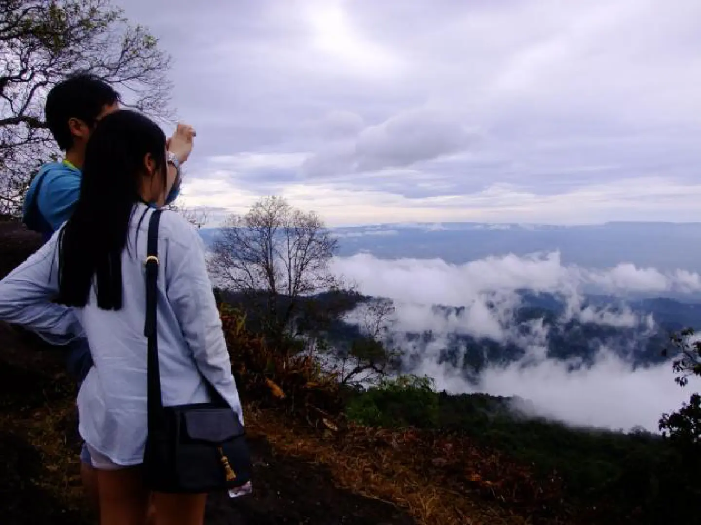 Tourists flock to Phu Hin Rong Kla Tourists flock to Phu Hin Rong Kla