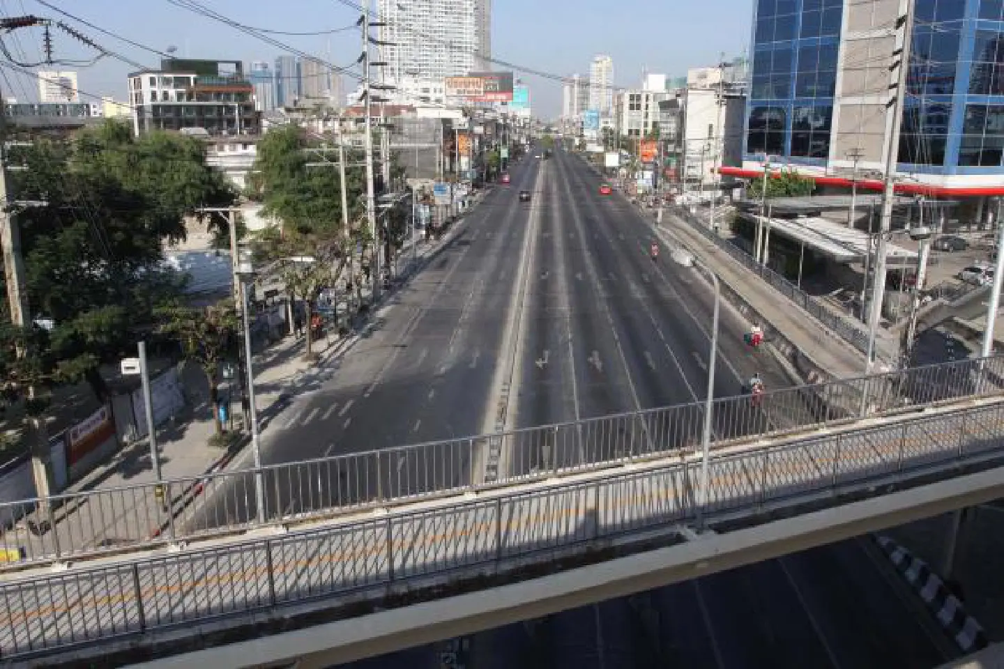 Car use down; fewer Skytrain, subway riders Car use down; fewer Skytrain, subway riders