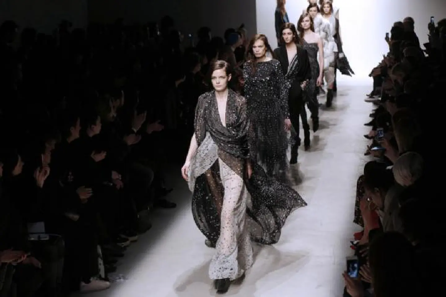 Rock chick chic and flowing silhouettes Rock chick chic and flowing silhouettes