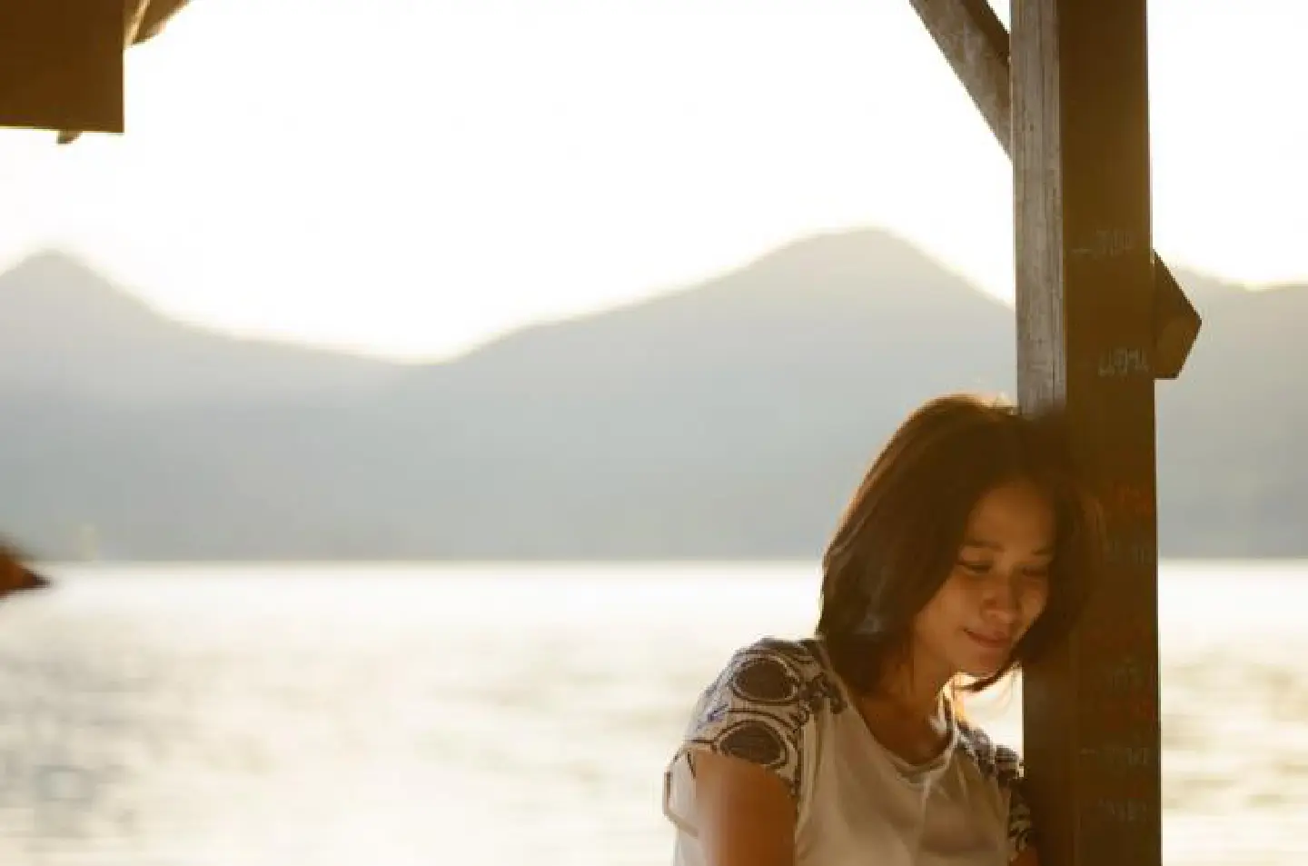 Preoccupied Channel 3 is keeping a lady waiting