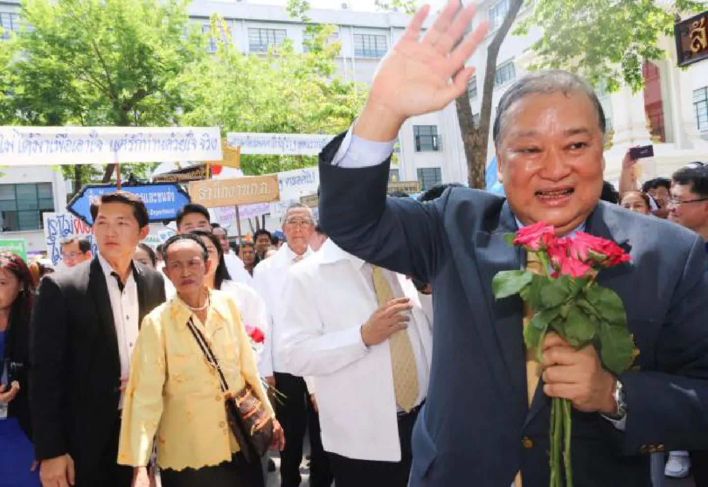 Bangkok governor suspends duty Bangkok governor suspends duty